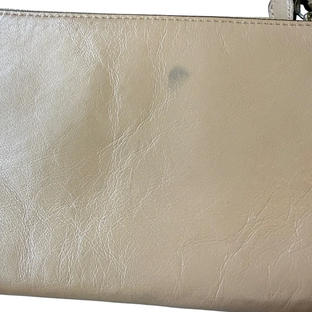 Coach Double Zip Wristlet Beige Leather Gold Hardware Card Slots Wallet